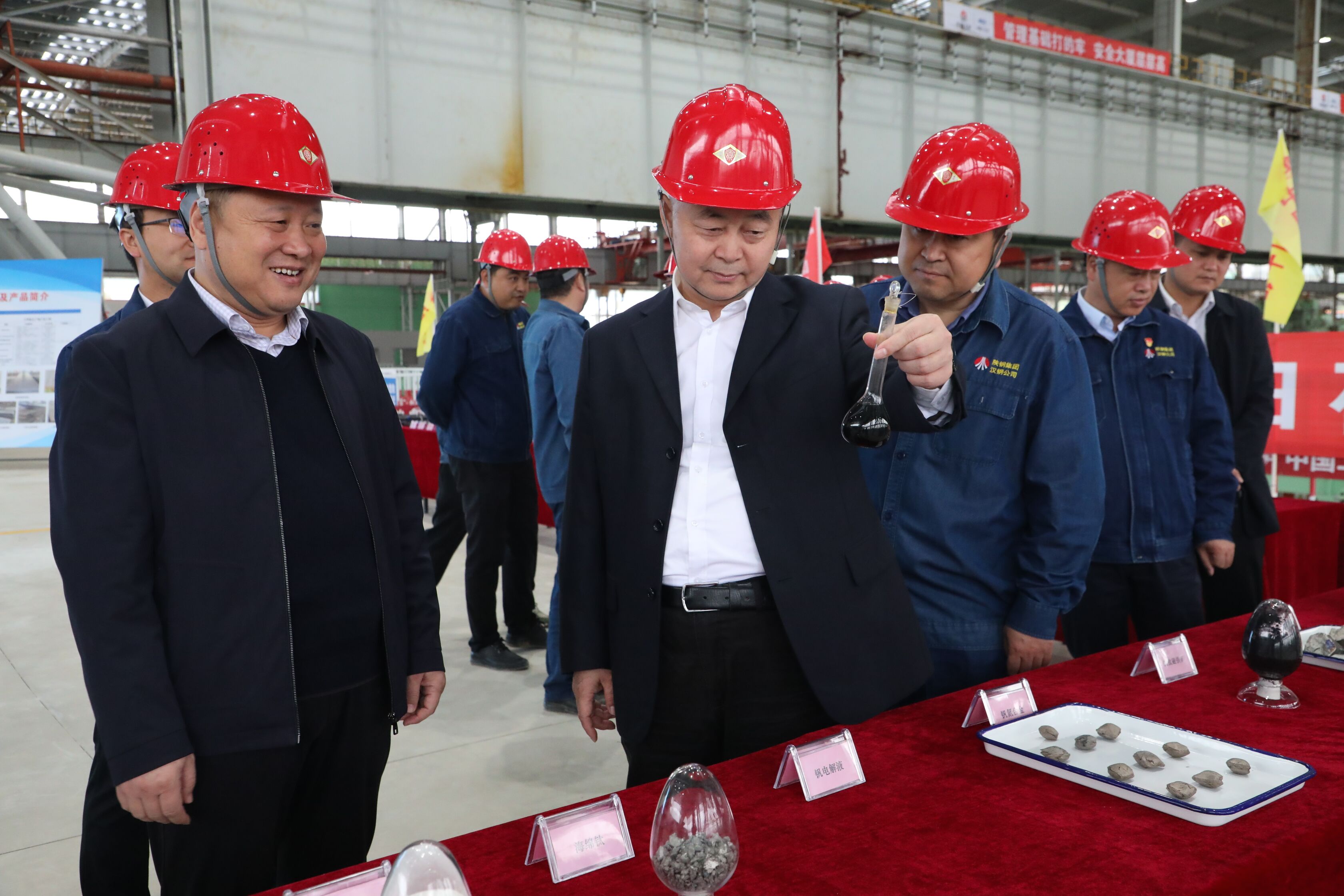 杨海峰在汉钢公司调研时强调  加快重点项目建设 为陕钢集团转型升级高质量发展提供坚强支撑