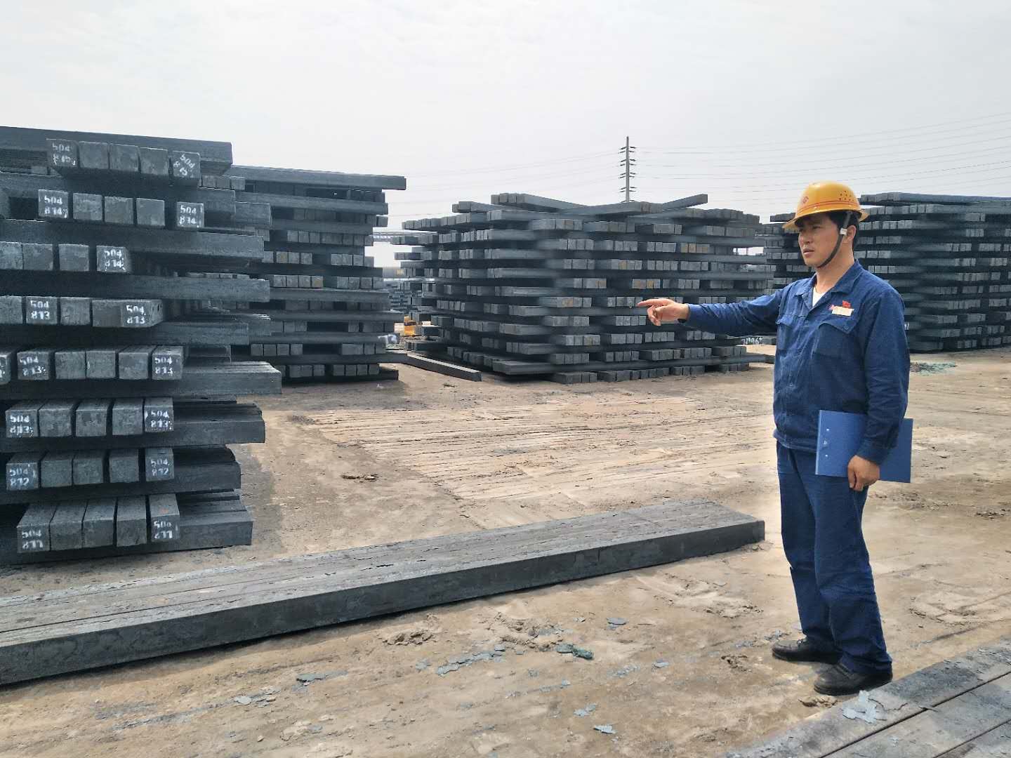 安全管理的一把“利刃”——记陕钢集团劳动模范贾亚杰