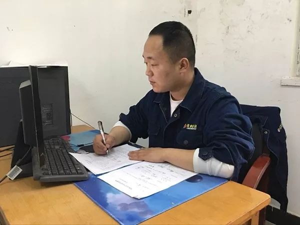 锐意进取 敢为人先的90后——记万博集团“十佳青年”栗少非 锐意进取 敢为人先的90后——记万博集团“十佳青年”栗少非