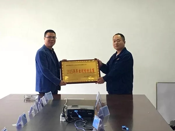 锐意进取 敢为人先的90后——记万博集团“十佳青年”栗少非 锐意进取 敢为人先的90后——记万博集团“十佳青年”栗少非