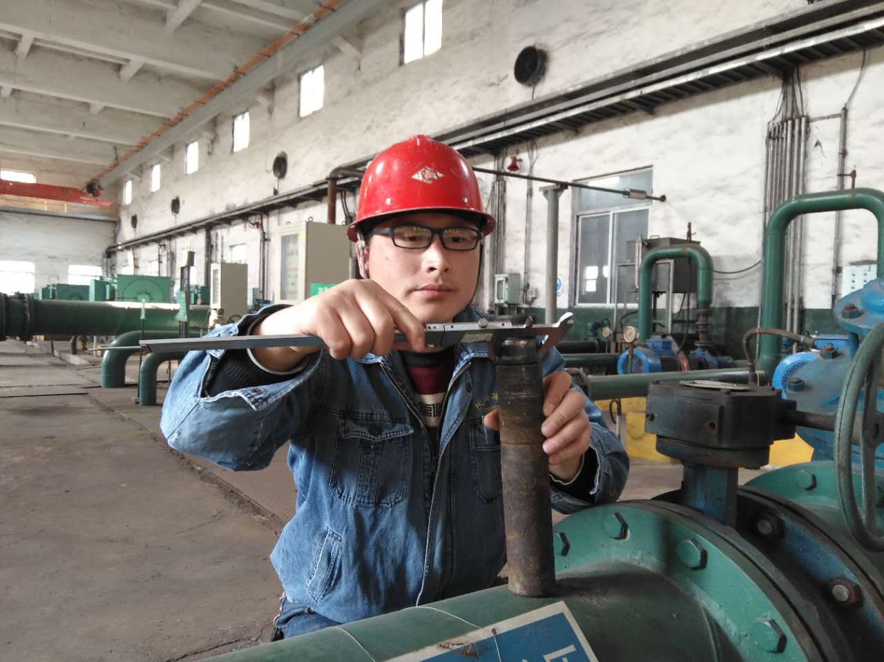 从“学生哥”到“工匠” ——肖玉庆的钢铁人生
