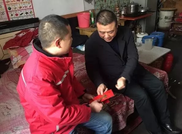 陕钢集团副总经理许晓增到龙钢公司慰问