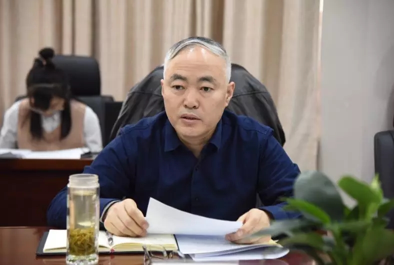 压紧压实管党治党主体责任 推动全面从严治党向纵深发展 压紧压实管党治党主体责任 推动全面从严治党向纵深发展
