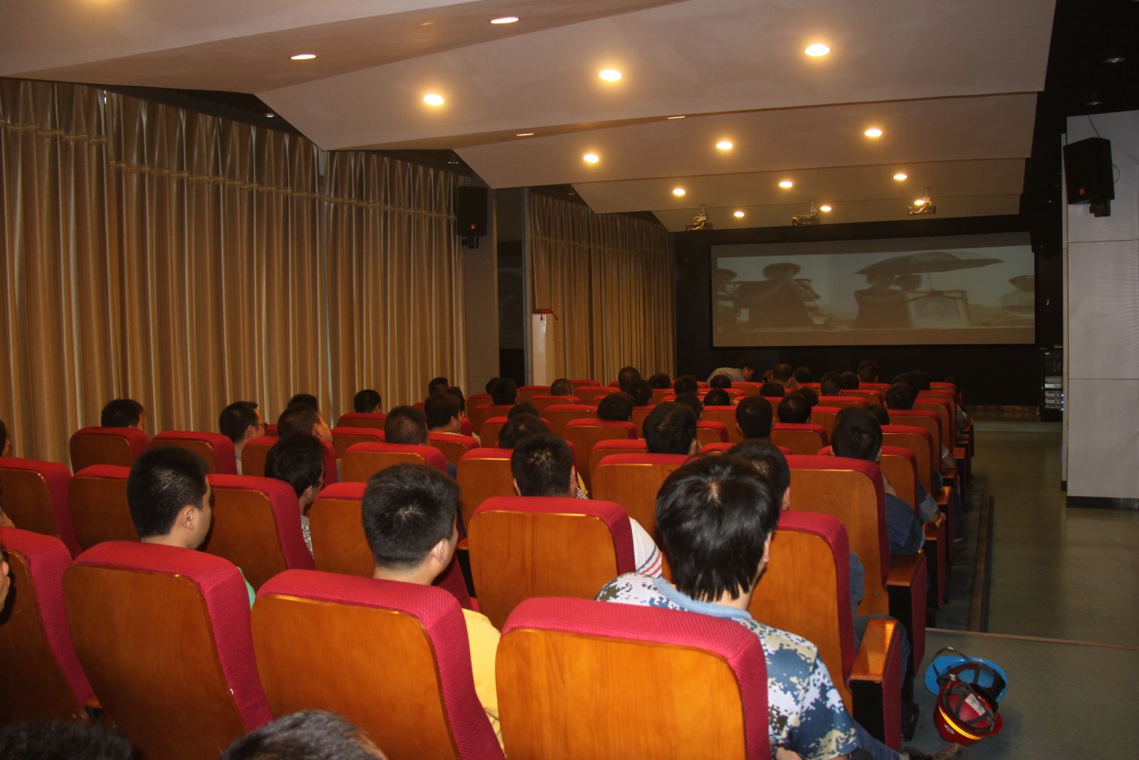 汉钢公司团委举行青安岗专项培训活动