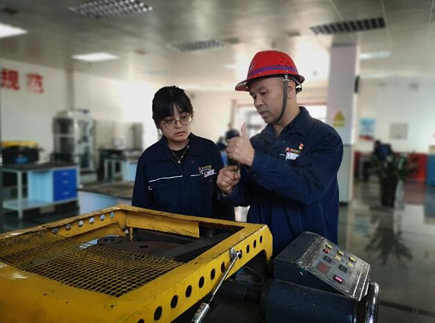 于“变”中开启科技创新之路——记陕钢集团2020年度“优秀科技工作者”李君荣
