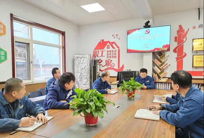 扛起青年责任 彰显青年作为 ——龙钢公司团员青年热学热议杨海峰书记在公司青年人才座谈会上的讲话