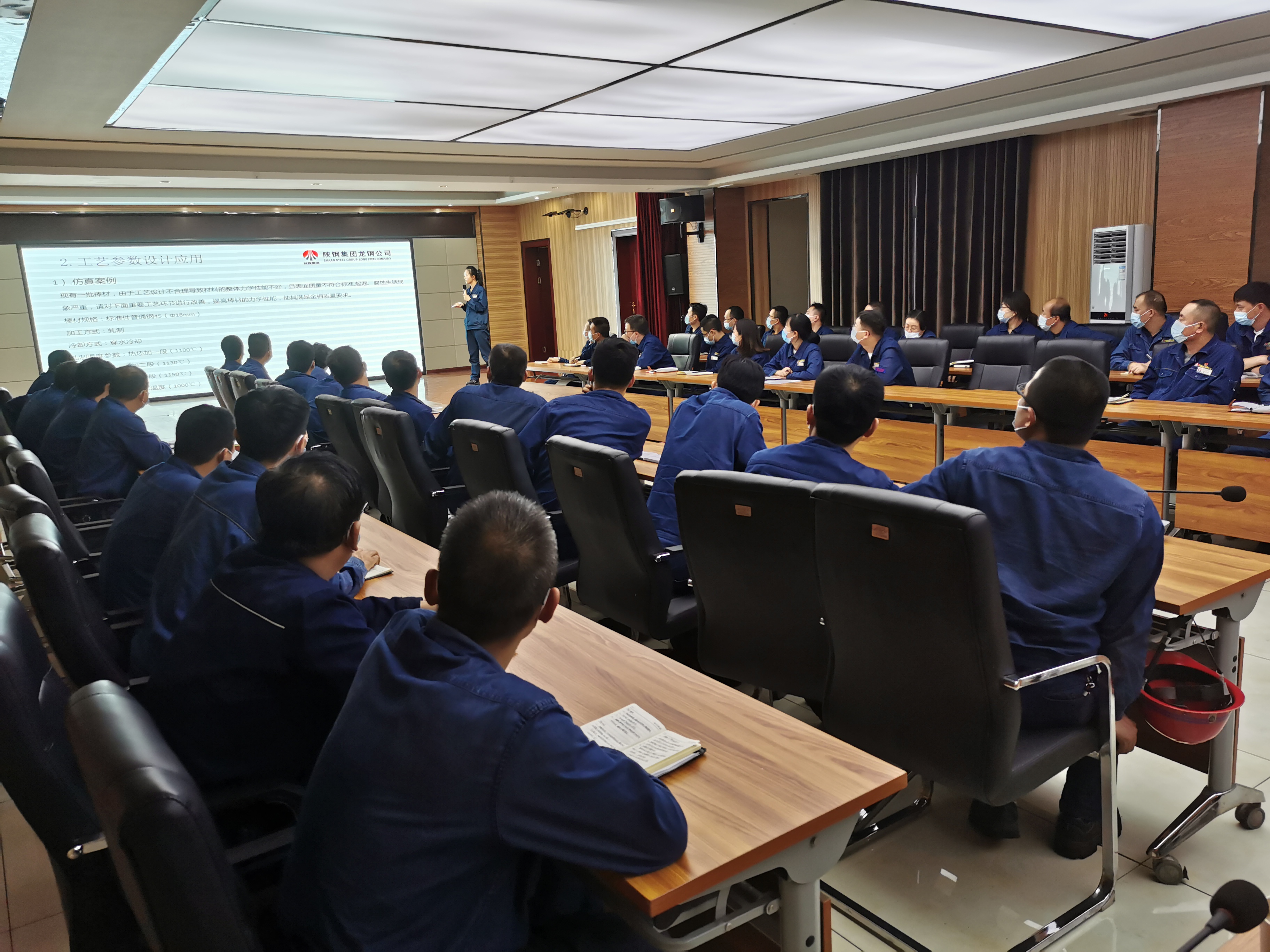 大学生上讲台 以讲促学求实效