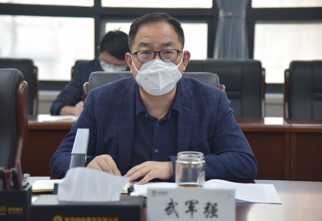 陕钢集团党委理论学习中心组学习中共中央政治局民主生活会、中央经济工作会议、全国宣传部长会议、中共陕西省委十四届三次全会精神
