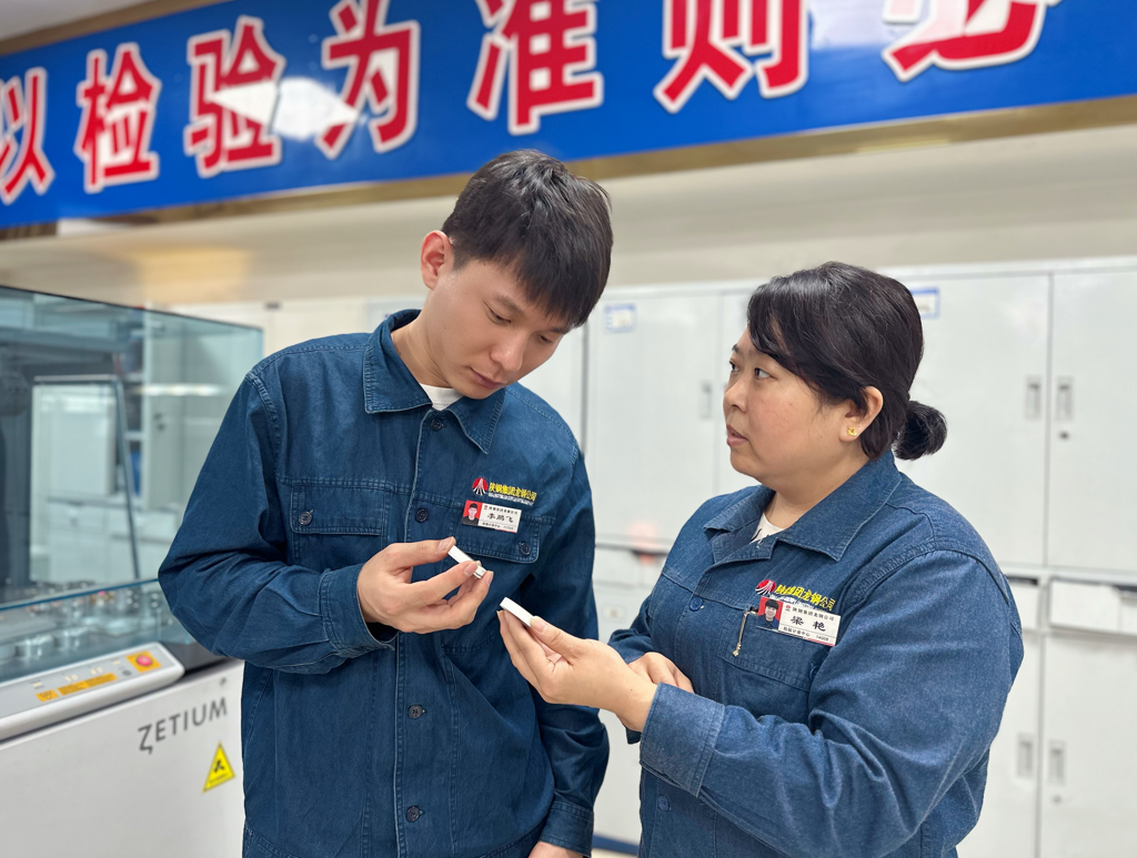 从60后到90后，“四代”钢铁人的国庆坚守