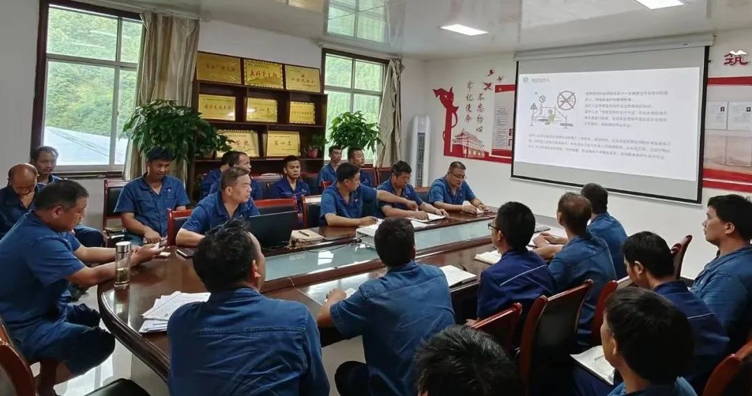 狠抓团队建设,构建“全能”班组促安全管理提升 狠抓团队建设,构建“全能”班组促安全管理提升