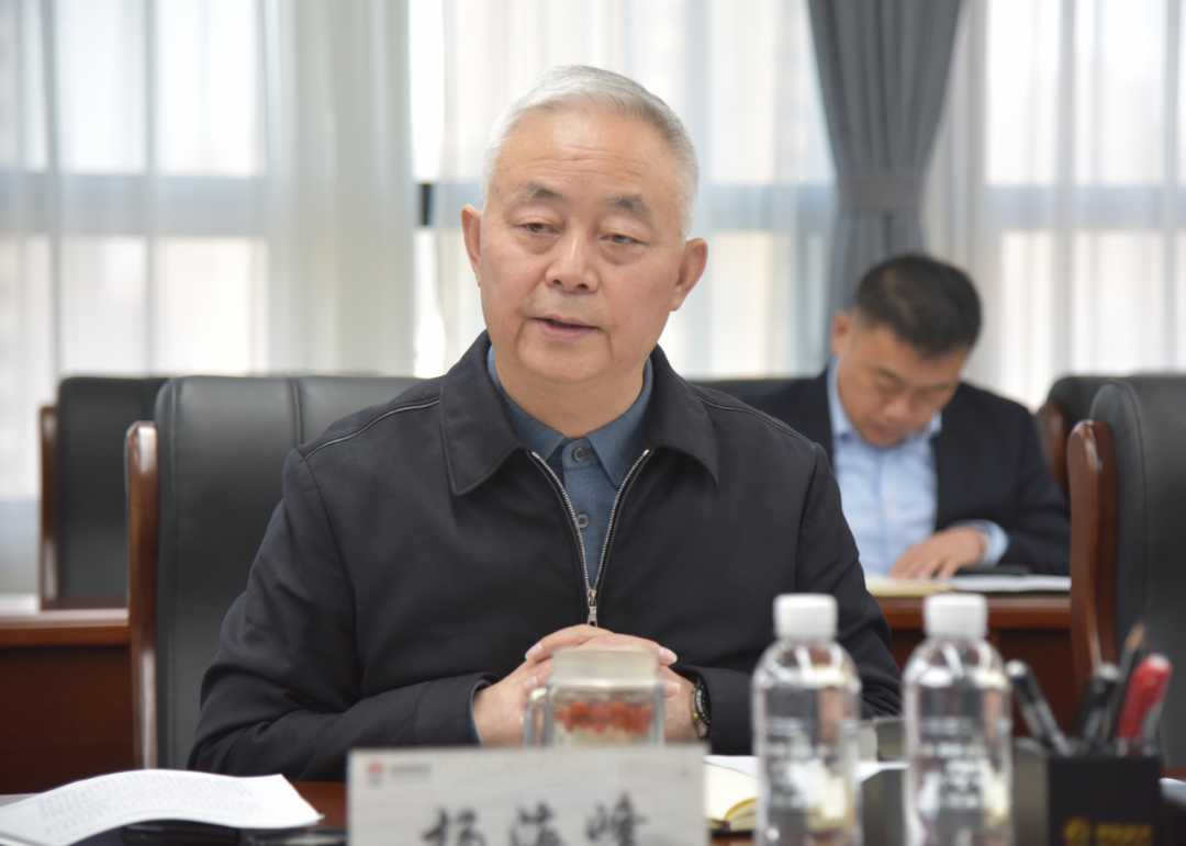 陕钢集团召开党委理论学习中心组学习会