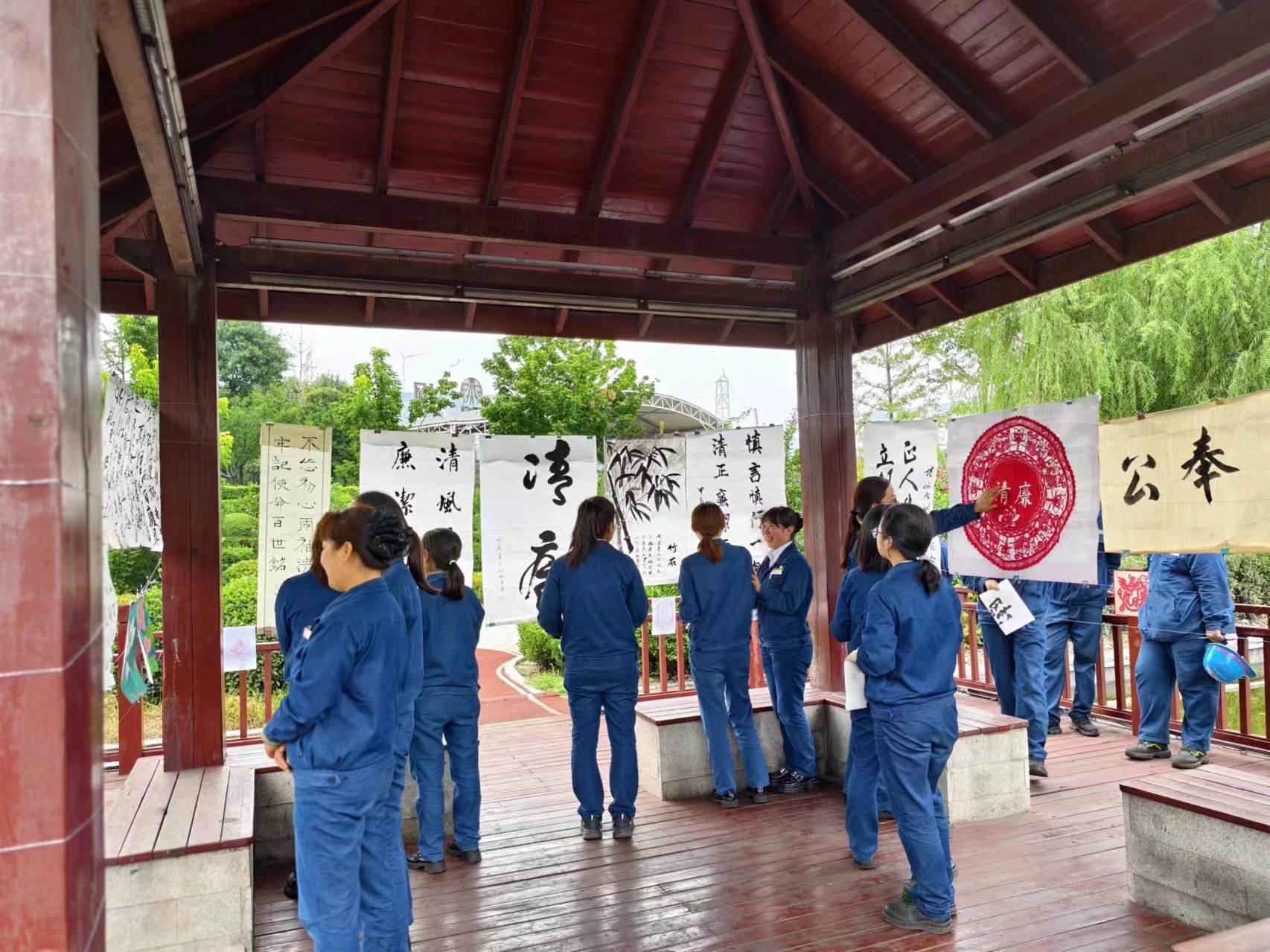 翰墨颂清风 廉洁润钢城——陕钢集团纪检监察学会龙钢分会组织开展廉洁文化作品展