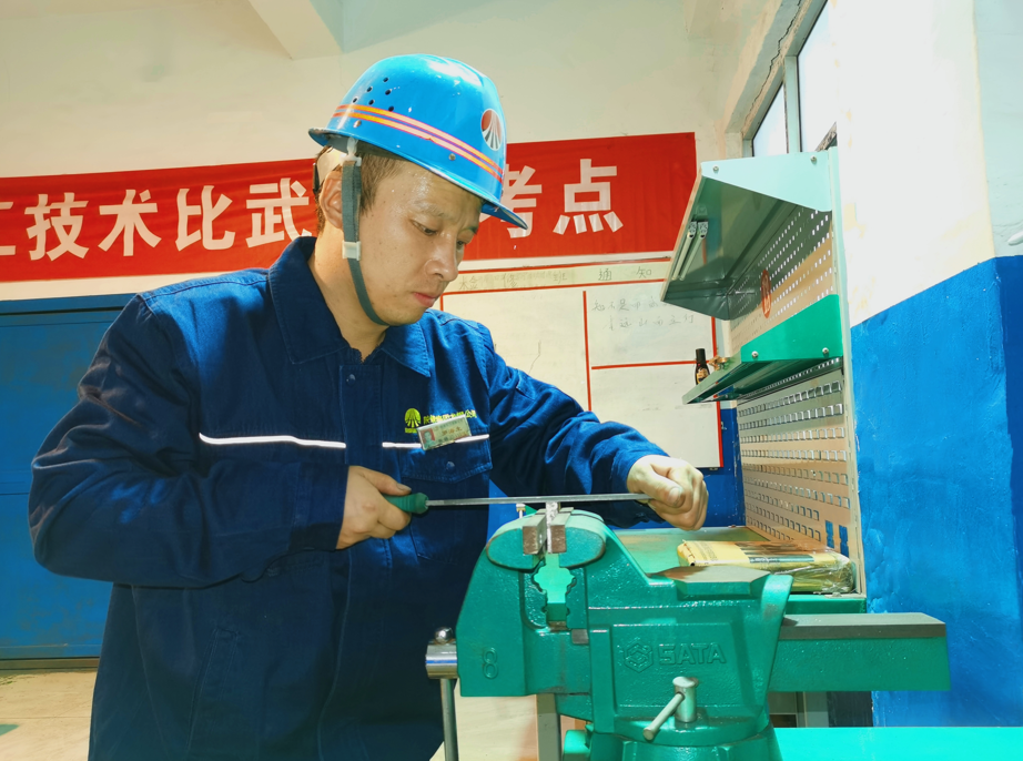 “钳”心铸梦 小锉刀磨砺出“大工匠”——记“陕西省技术能手”罗海生