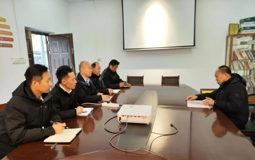 人勤春来早 奋进正当时