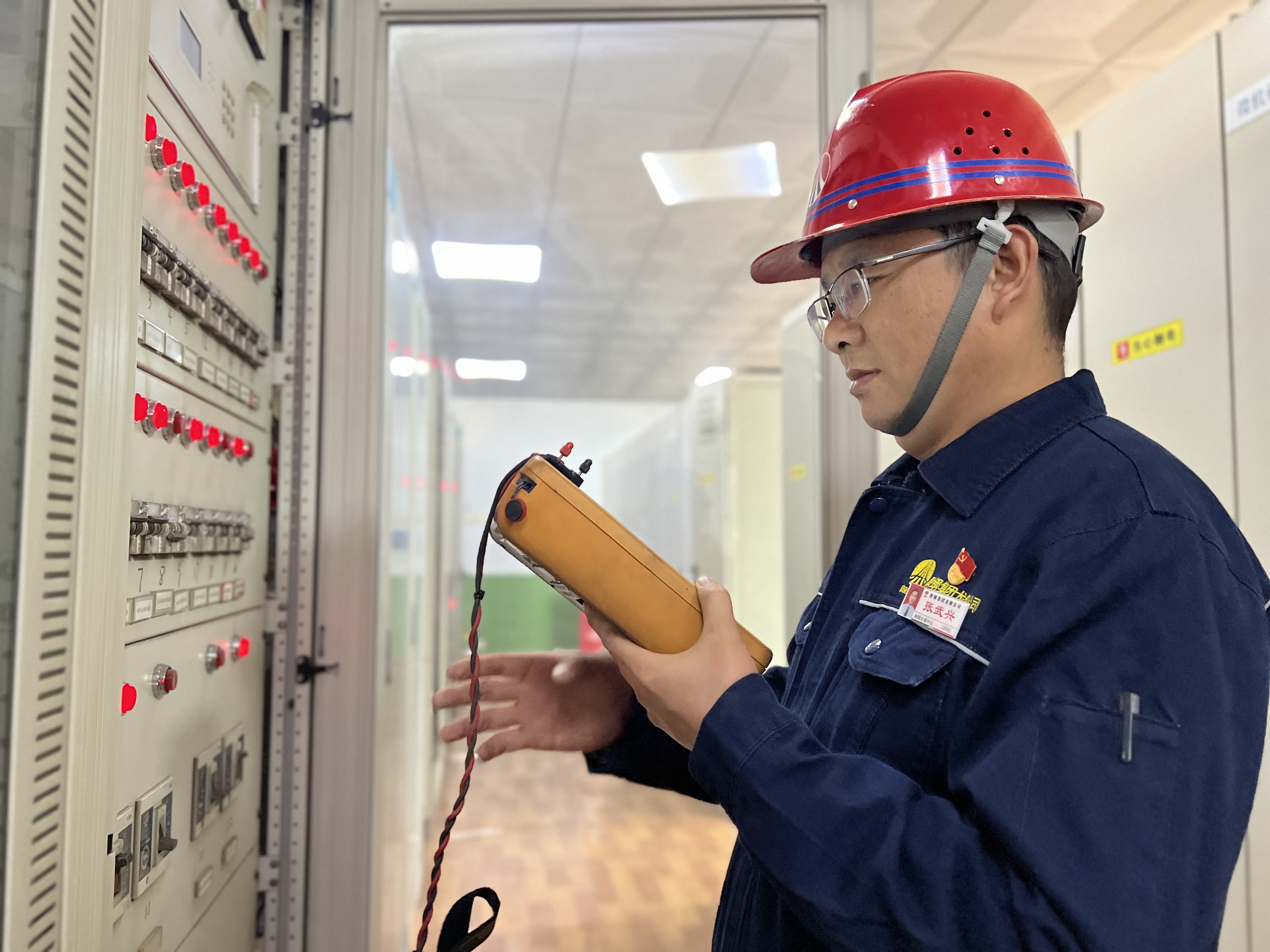 以技为刃斩计量弊病 筑廉之堤护钢城利益——记陕钢集团第二届“钢城卫士”张武兴