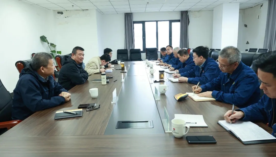 许晓增到汉钢公司与领导班子谈心谈话并现场调研