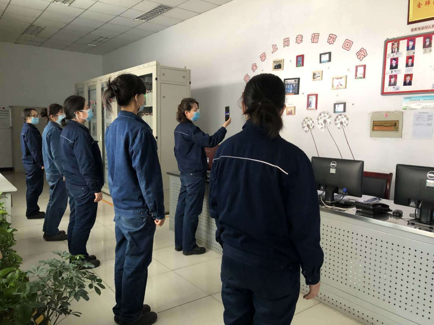 龙钢公司员工线上培训技能提升与降本增效实现双丰收 龙钢公司员工线上培训技能提升与降本增效实现双丰收